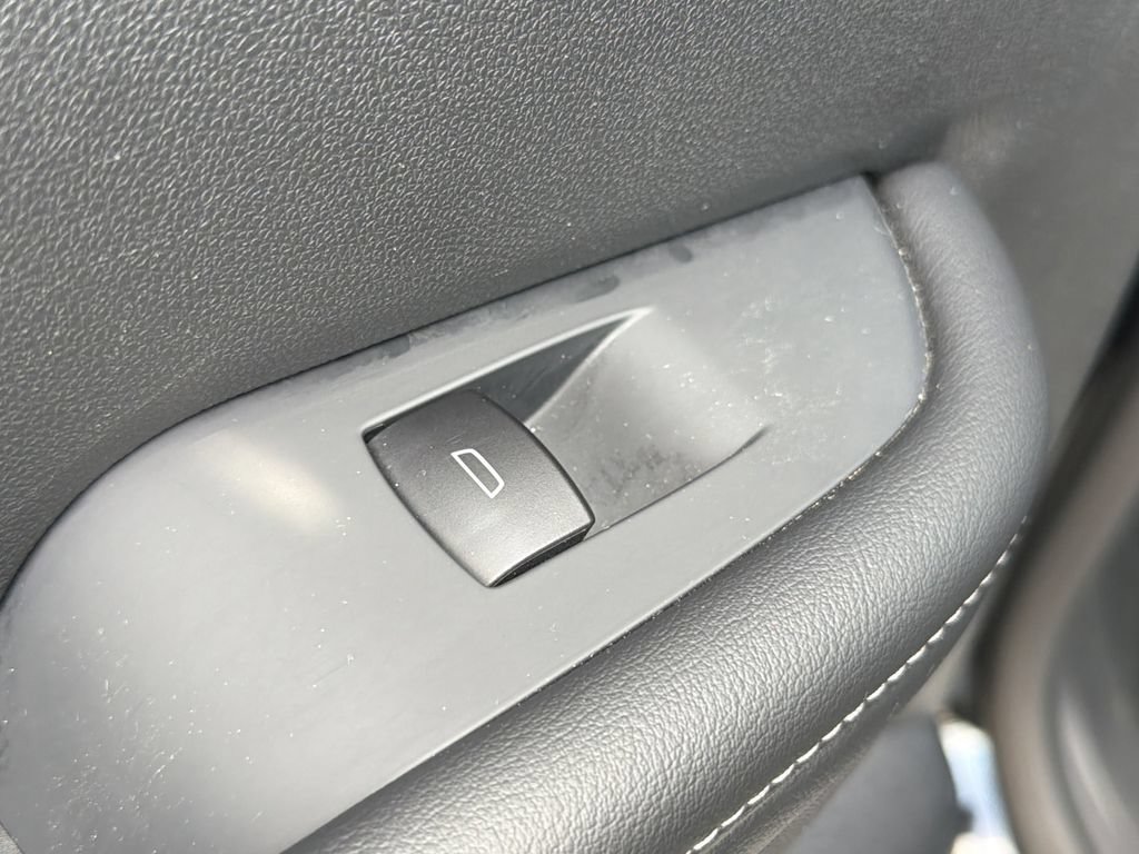 Used 2025 Buick Enclave Preferred FWD image 12