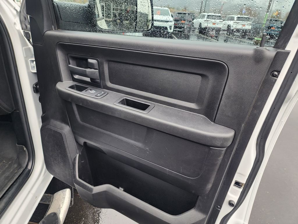Used 2018 RAM 3500 Tradesman w/ Chrome Appearance Group AWD/4WD image 13
