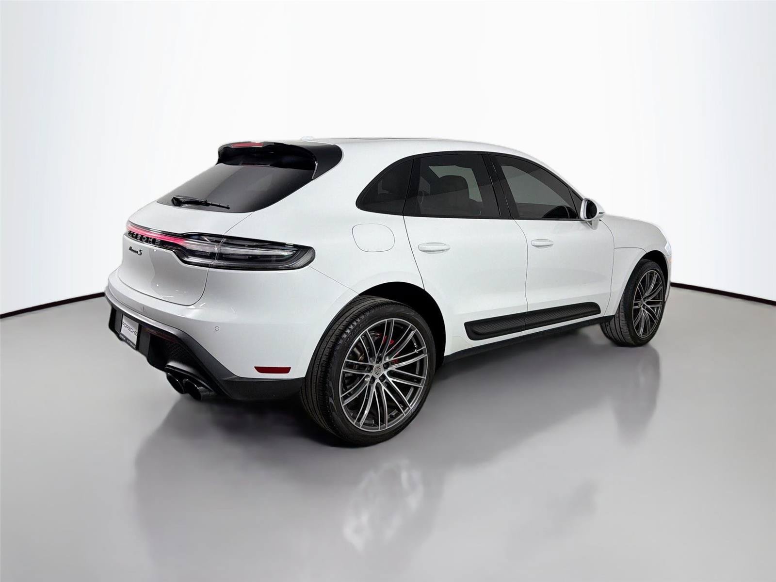 Certified 2023 Porsche Macan S AWD/4WD image 7