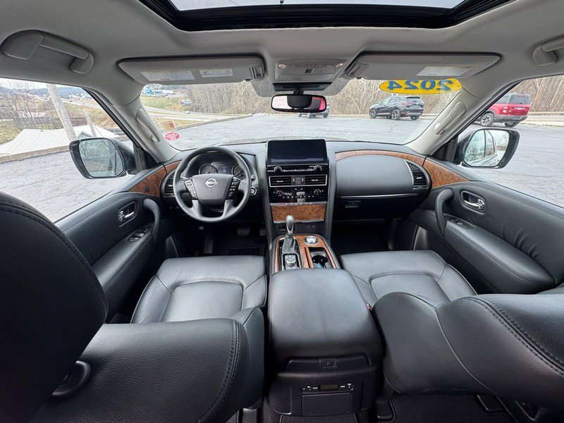 Used 2024 Nissan Armada SL w/ Captain's Chairs Package image 7