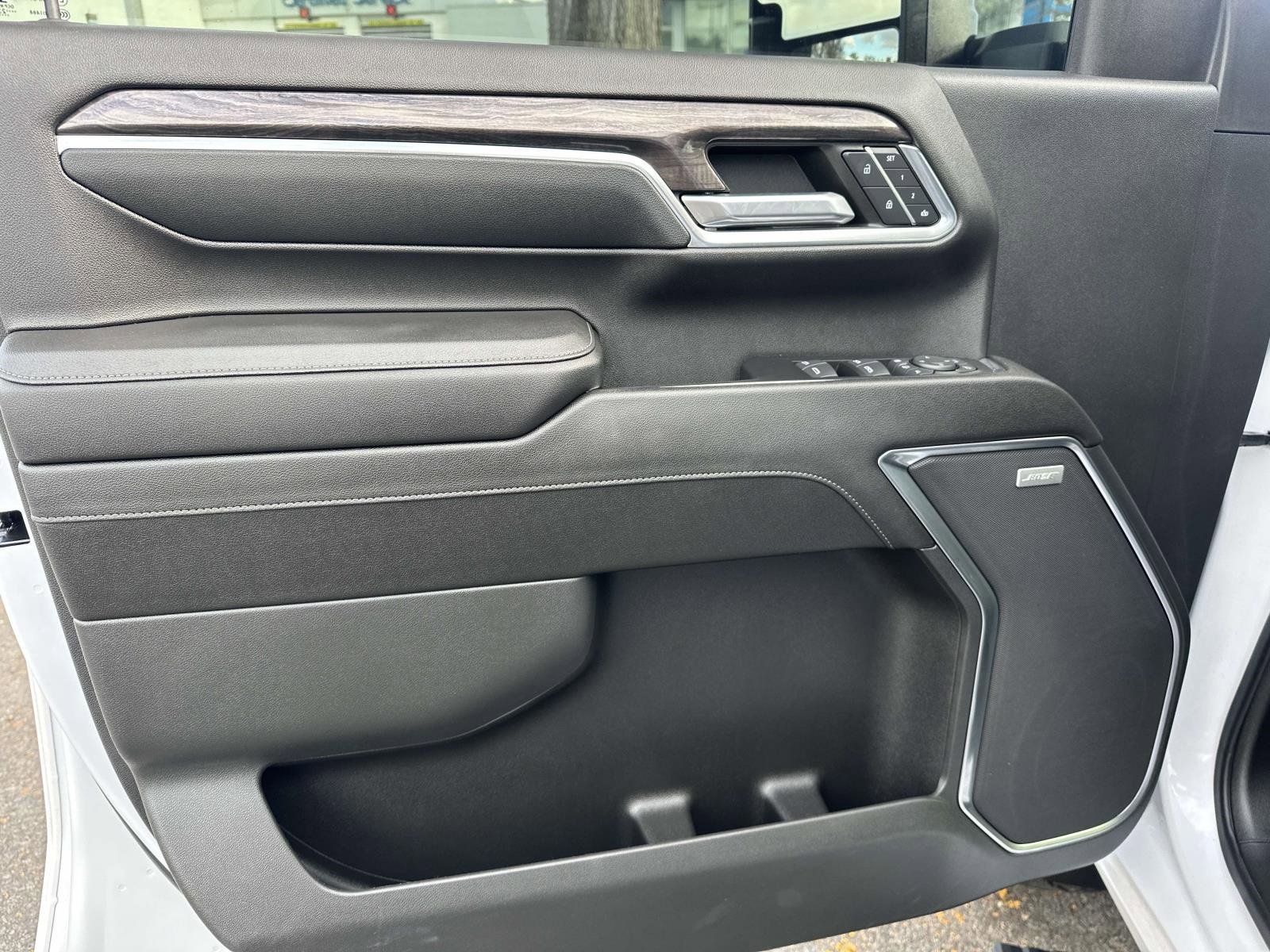 Used 2024 Chevrolet Silverado 2500 LTZ w/ LTZ Convenience Package image 23