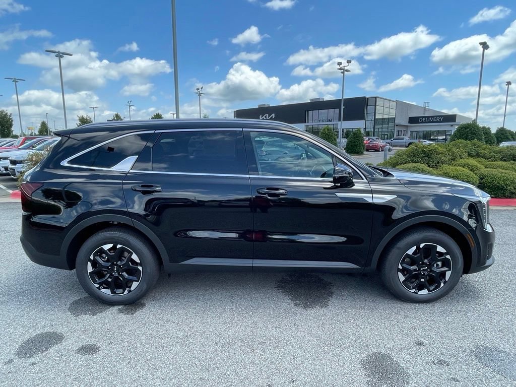 New 2026 Kia Sorento S FWD image 9
