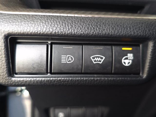 Used 2026 Toyota Prius XLE FWD image 17