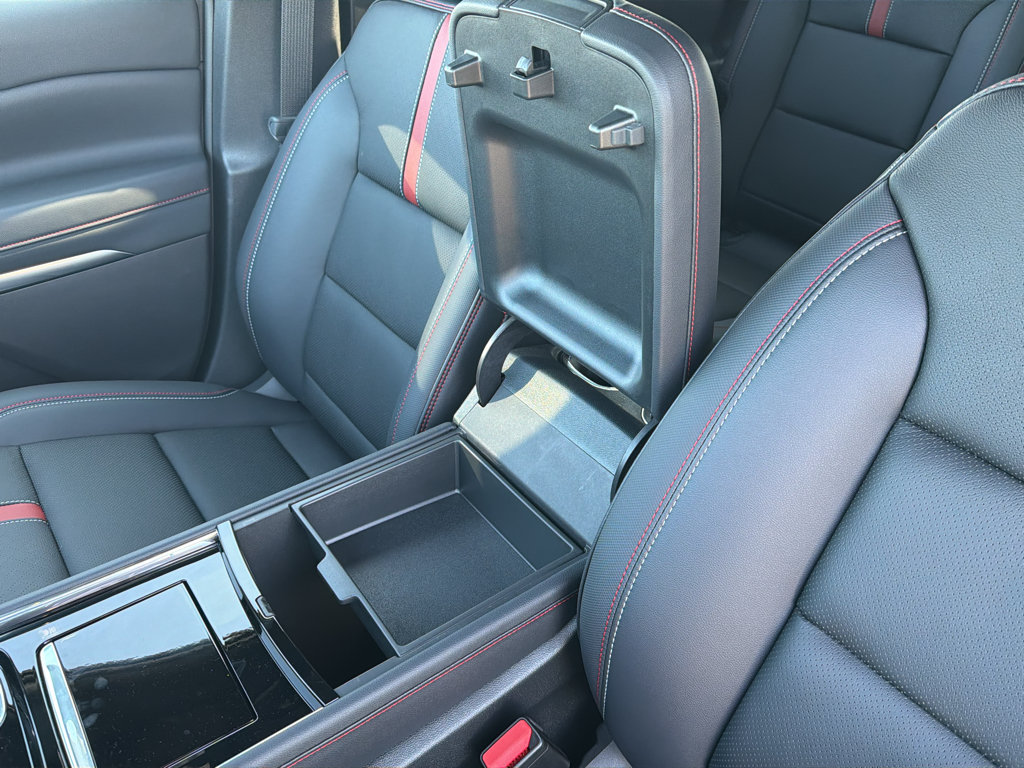 New 2026 Chevrolet Traverse RS w/ LPO, Floor Liner Package AWD/4WD image 19