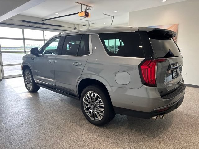 Used 2023 GMC Yukon Denali Ultimate AWD/4WD image 3