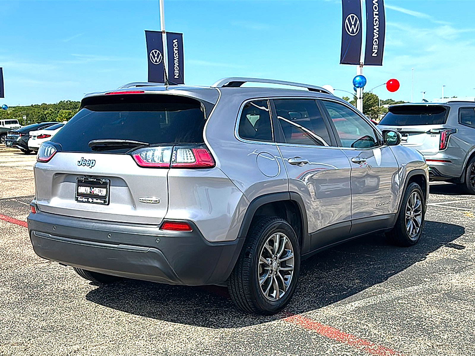 Used 2020 Jeep Cherokee Latitude Plus FWD image 8