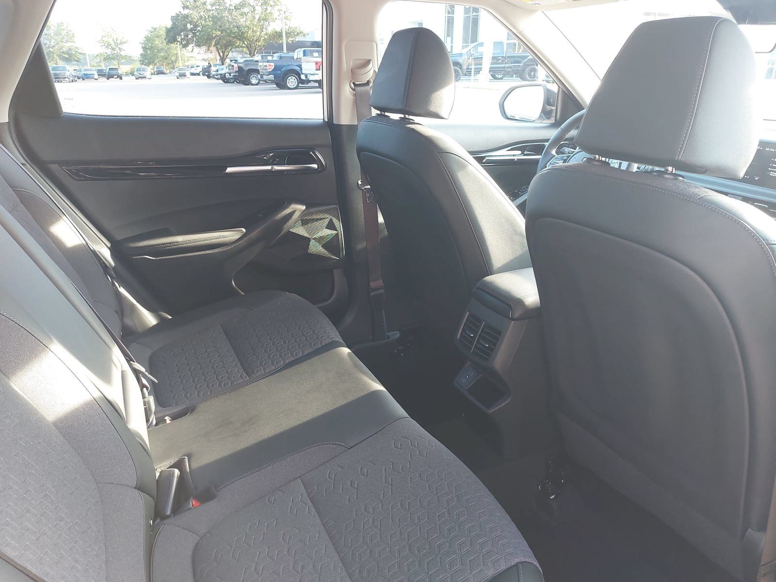 Used 2025 Kia Seltos S AWD/4WD image 11