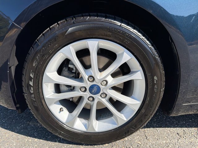 Used 2020 Ford Fusion SE FWD image 10