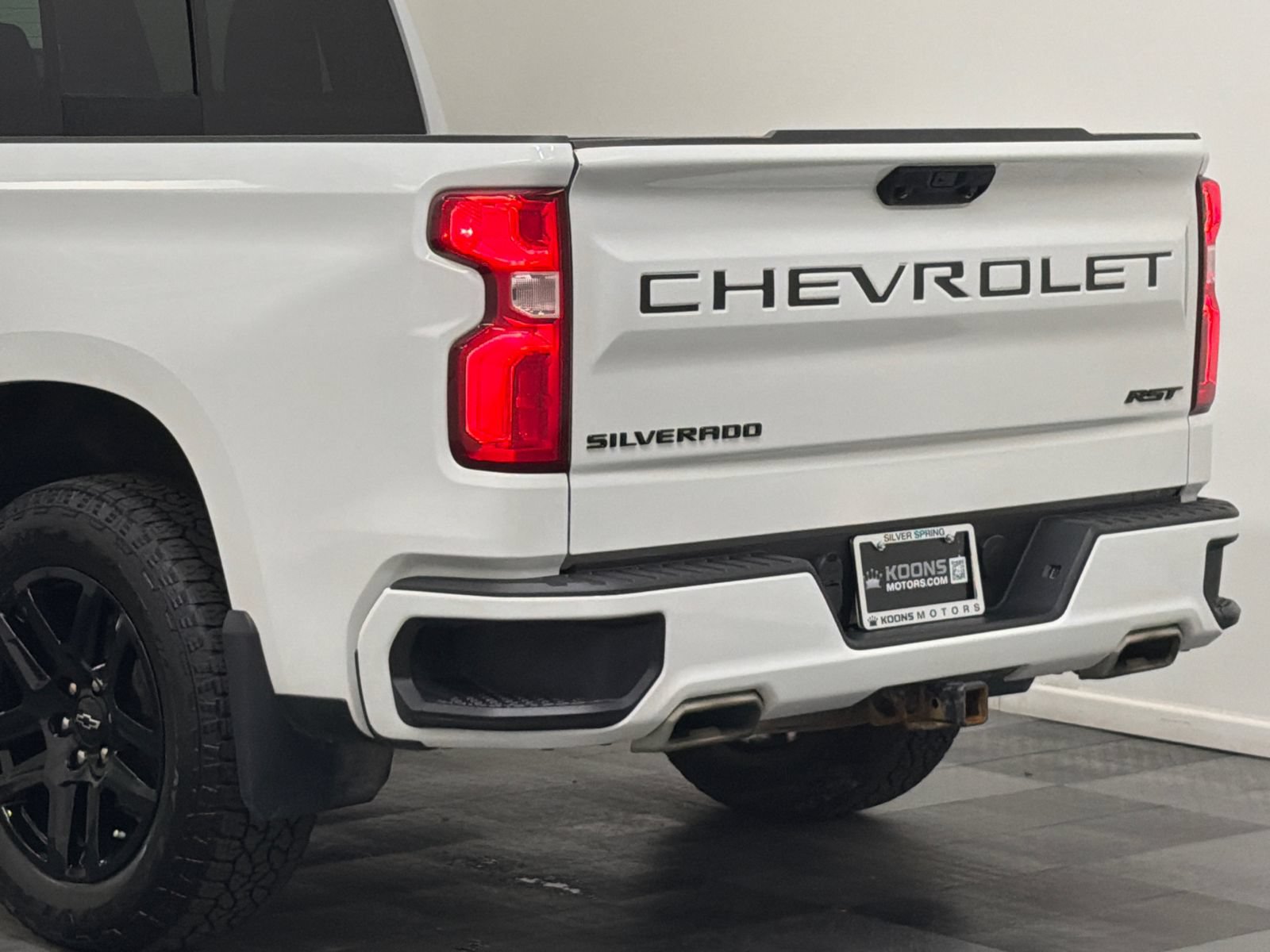 Used 2024 Chevrolet Silverado 1500 RST w/ Convenience Package II AWD/4WD image 6