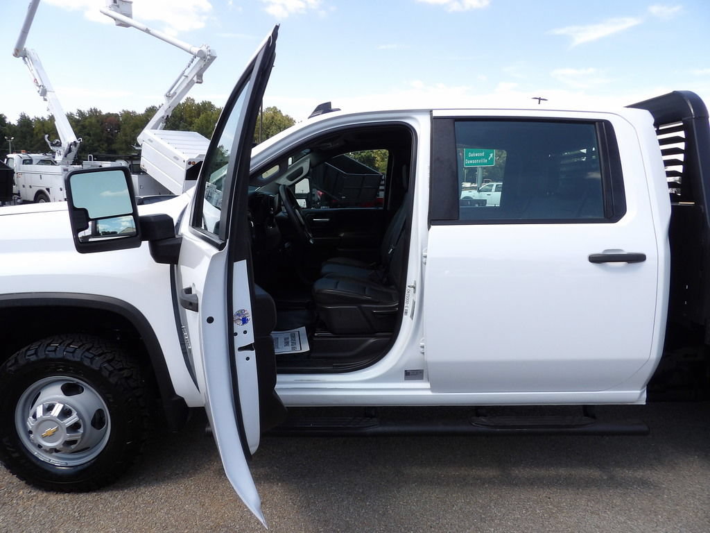 Used 2024 Chevrolet Silverado 3500 W/T w/ Snow Plow Prep Package AWD/4WD image 13