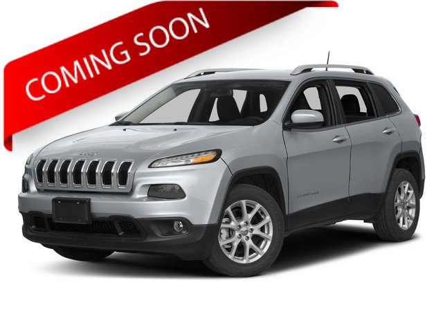 Used 2017 Jeep Cherokee Latitude w/ Cold Weather Group AWD/4WD image 1