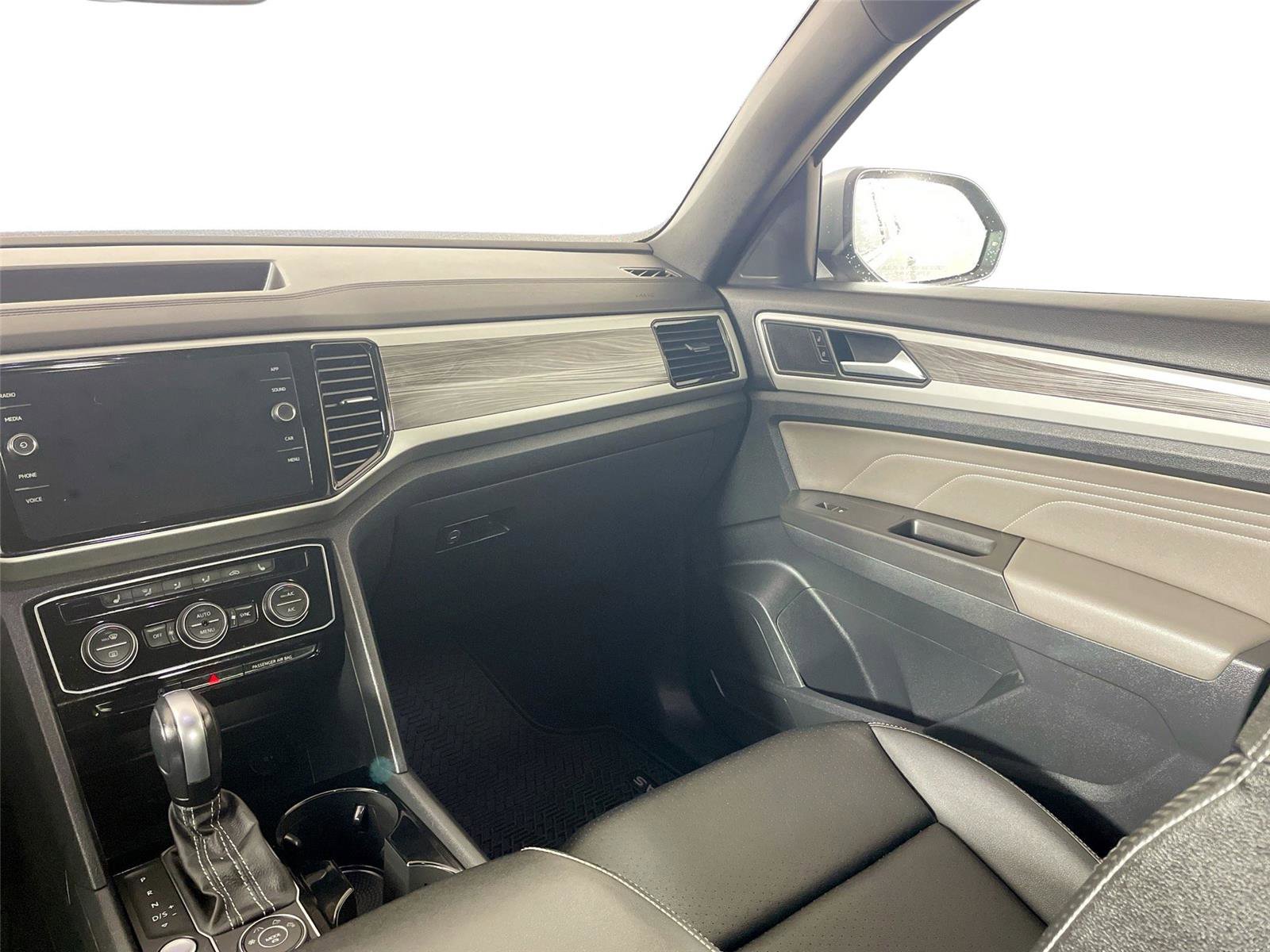 Used 2023 Volkswagen Atlas Cross Sport SE AWD/4WD image 23