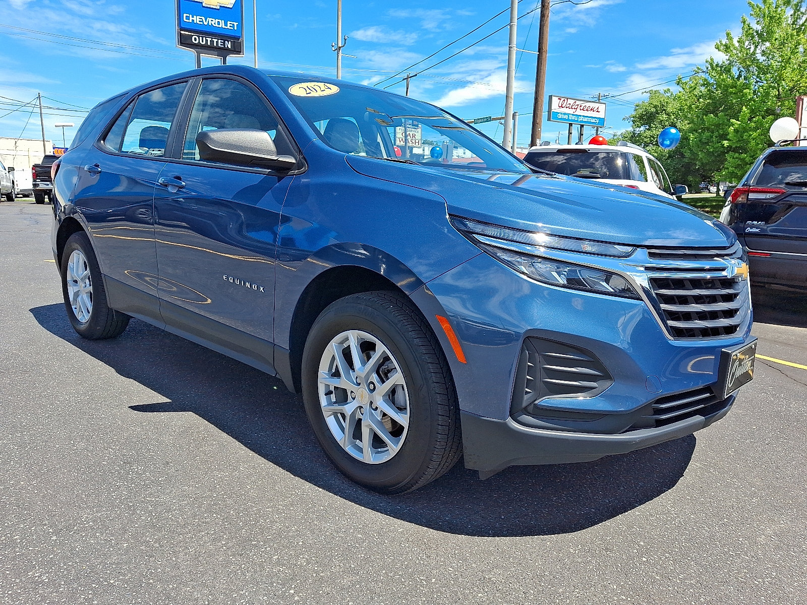Used 2024 Chevrolet Equinox LS AWD/4WD image 7
