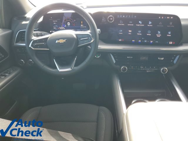 Used 2025 Chevrolet Suburban LS RWD image 16