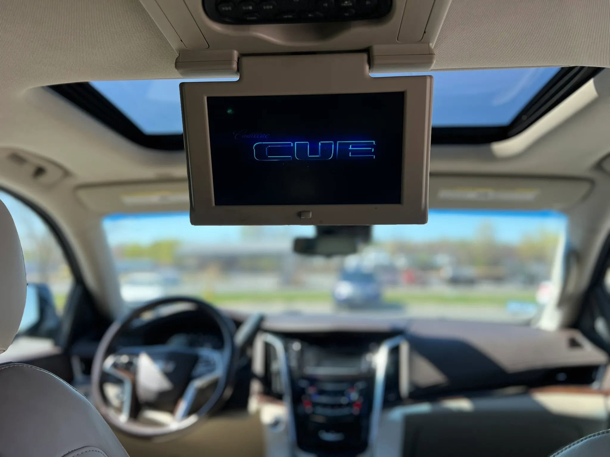 Used 2017 Cadillac Escalade Premium Luxury AWD/4WD image 24