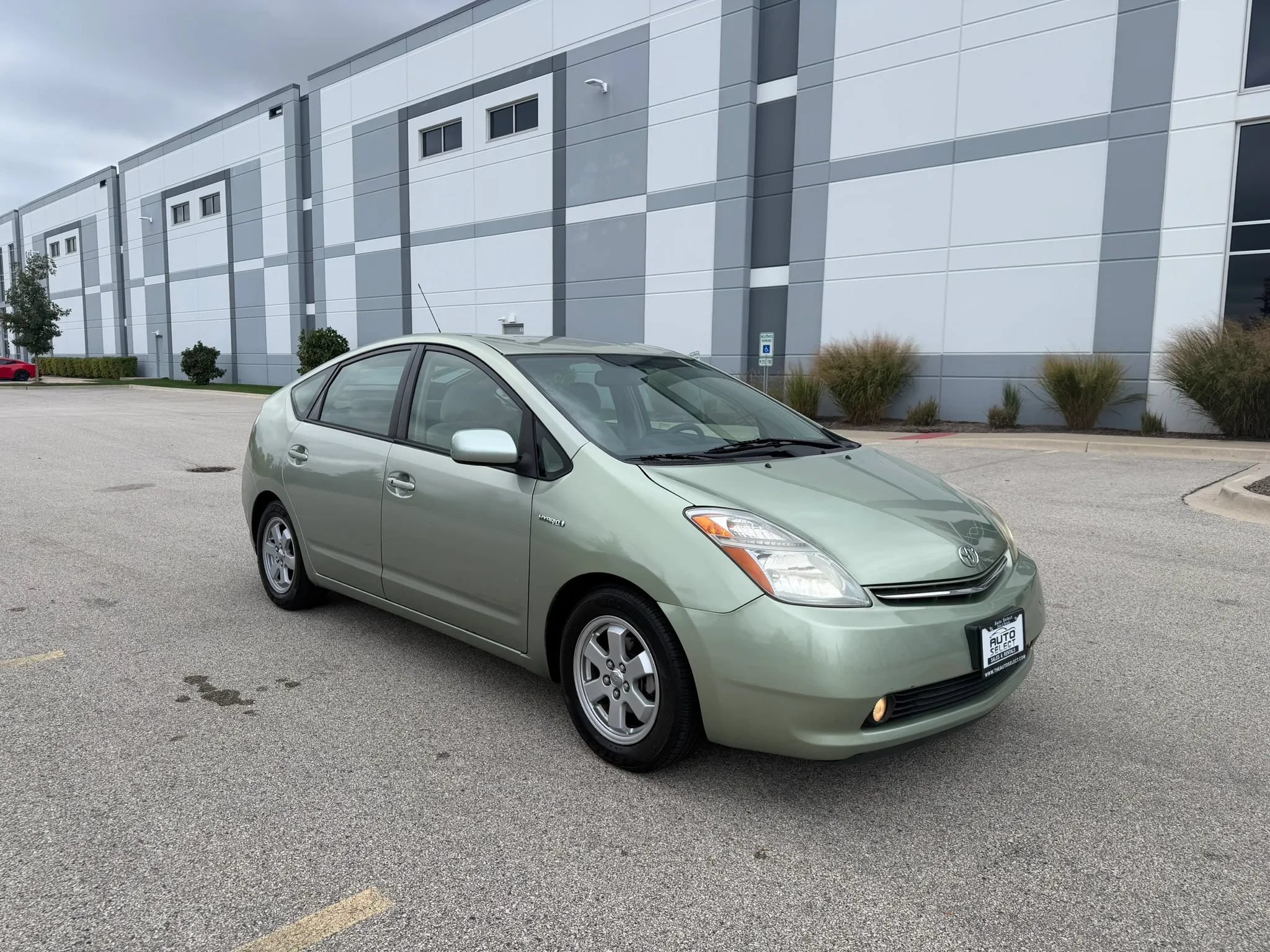 Used 2007 Toyota Prius w/ Pkg 5 FWD image 3
