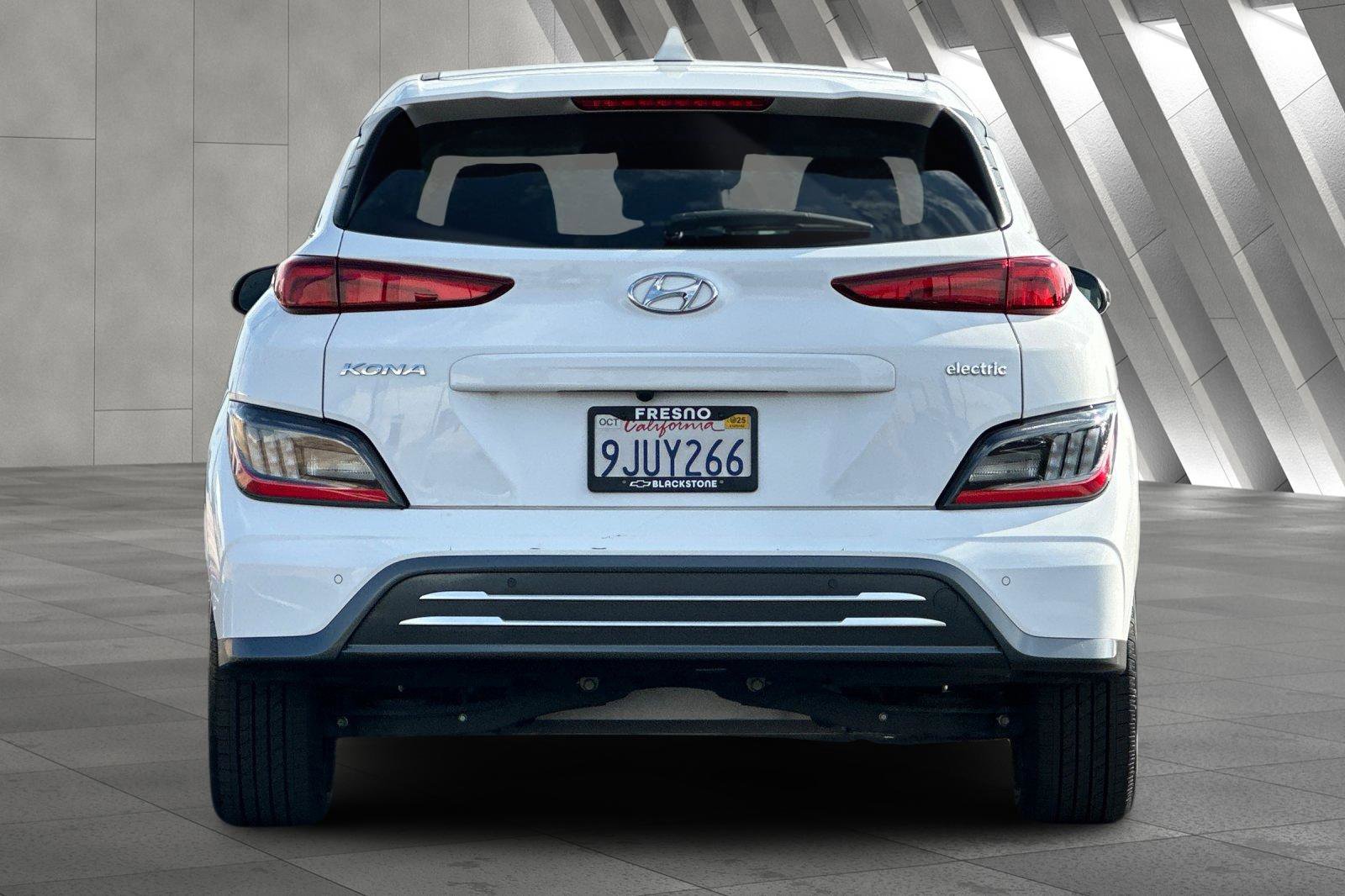 Used 2023 Hyundai Kona Limited w/ Cargo Package image 5