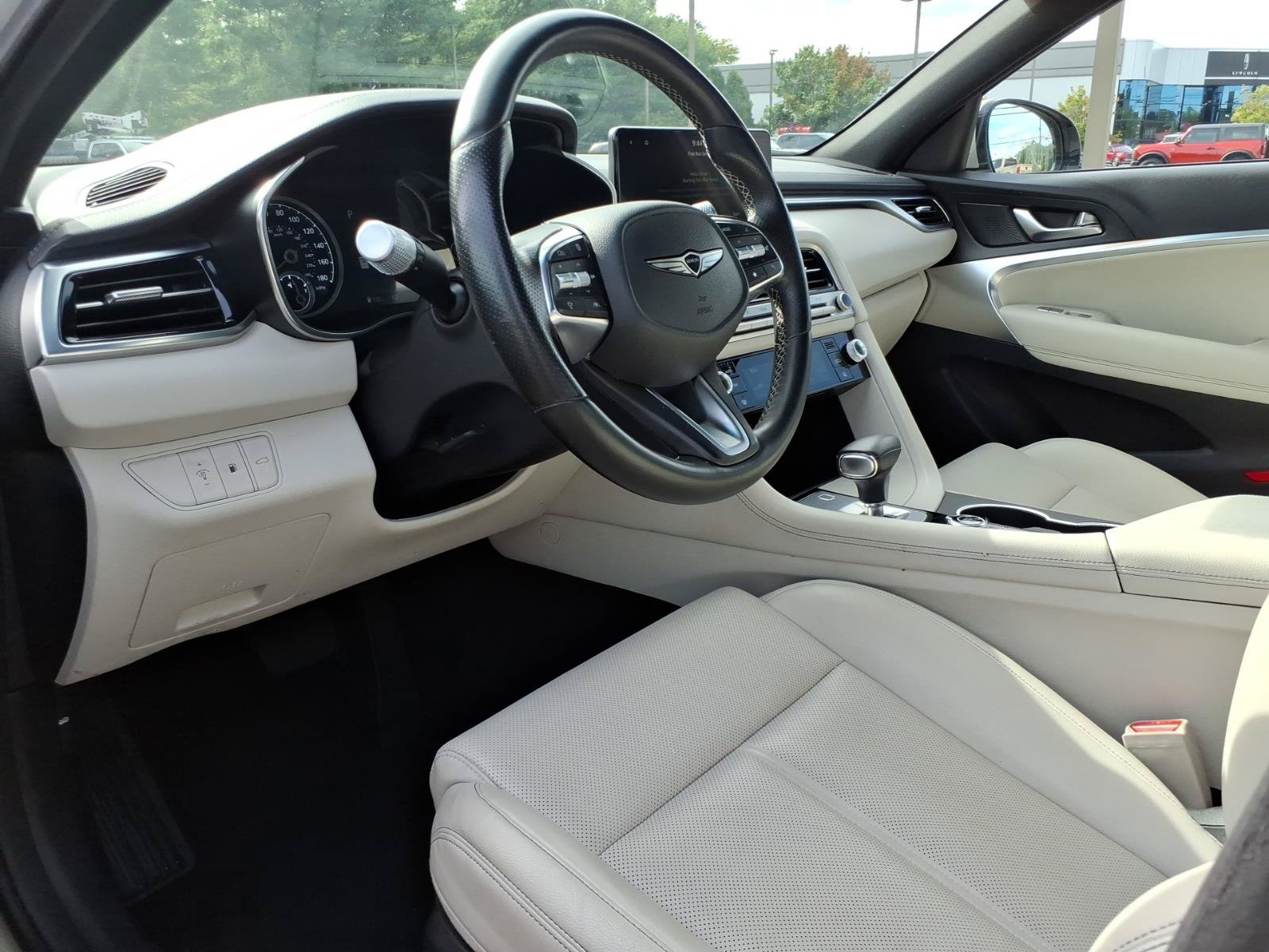 Used 2025 Genesis G70 2.5T AWD/4WD image 13