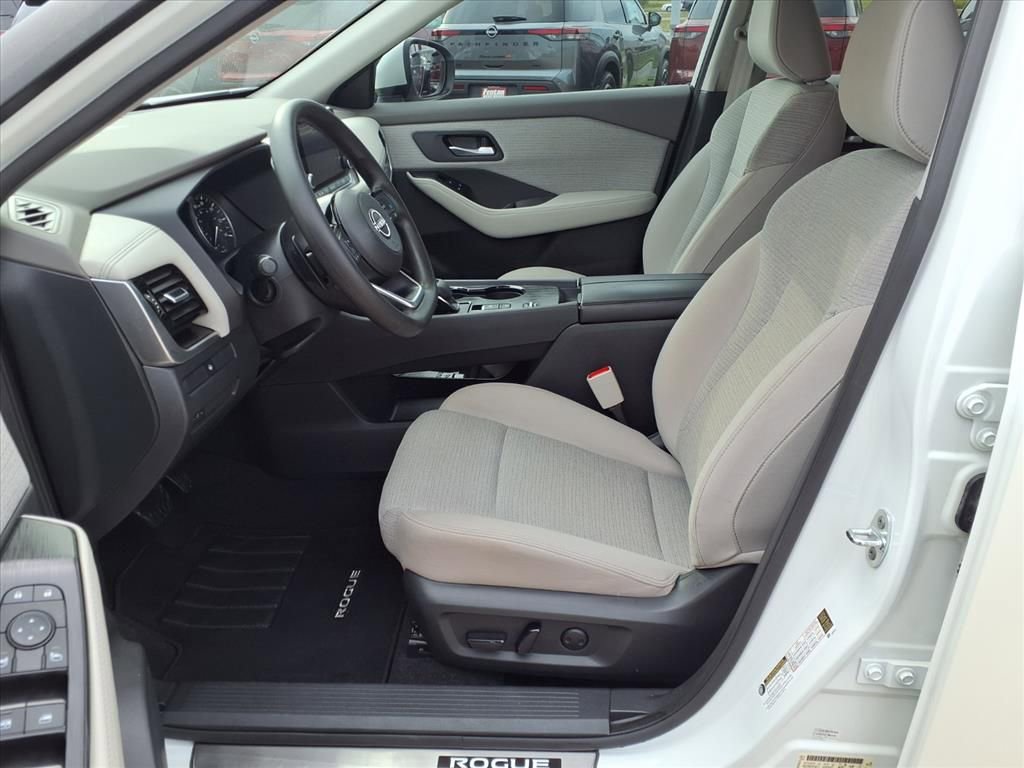 Certified 2022 Nissan Rogue SV image 15