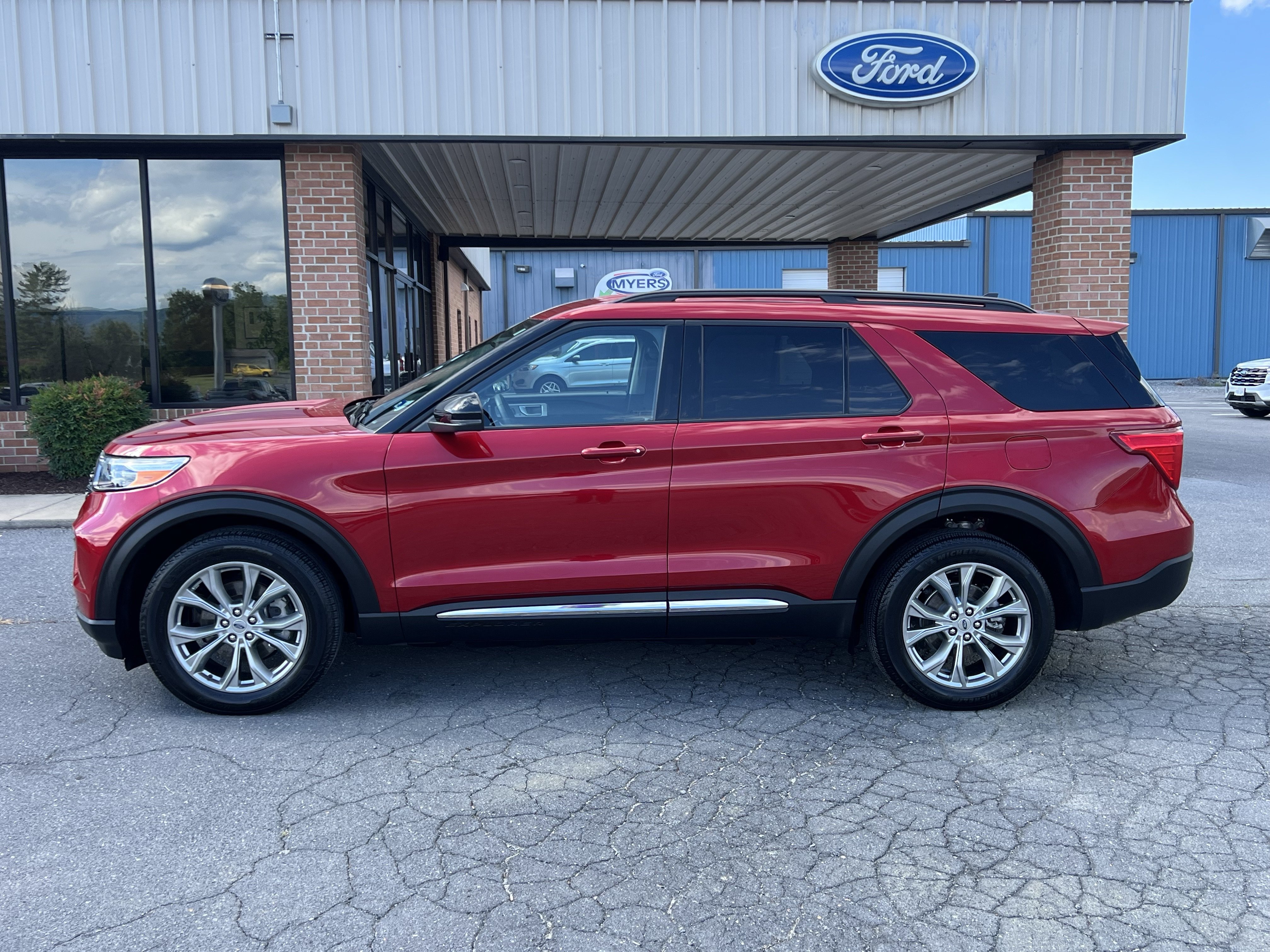 Used 2024 Ford Explorer XLT w/ Equipment Group 202A