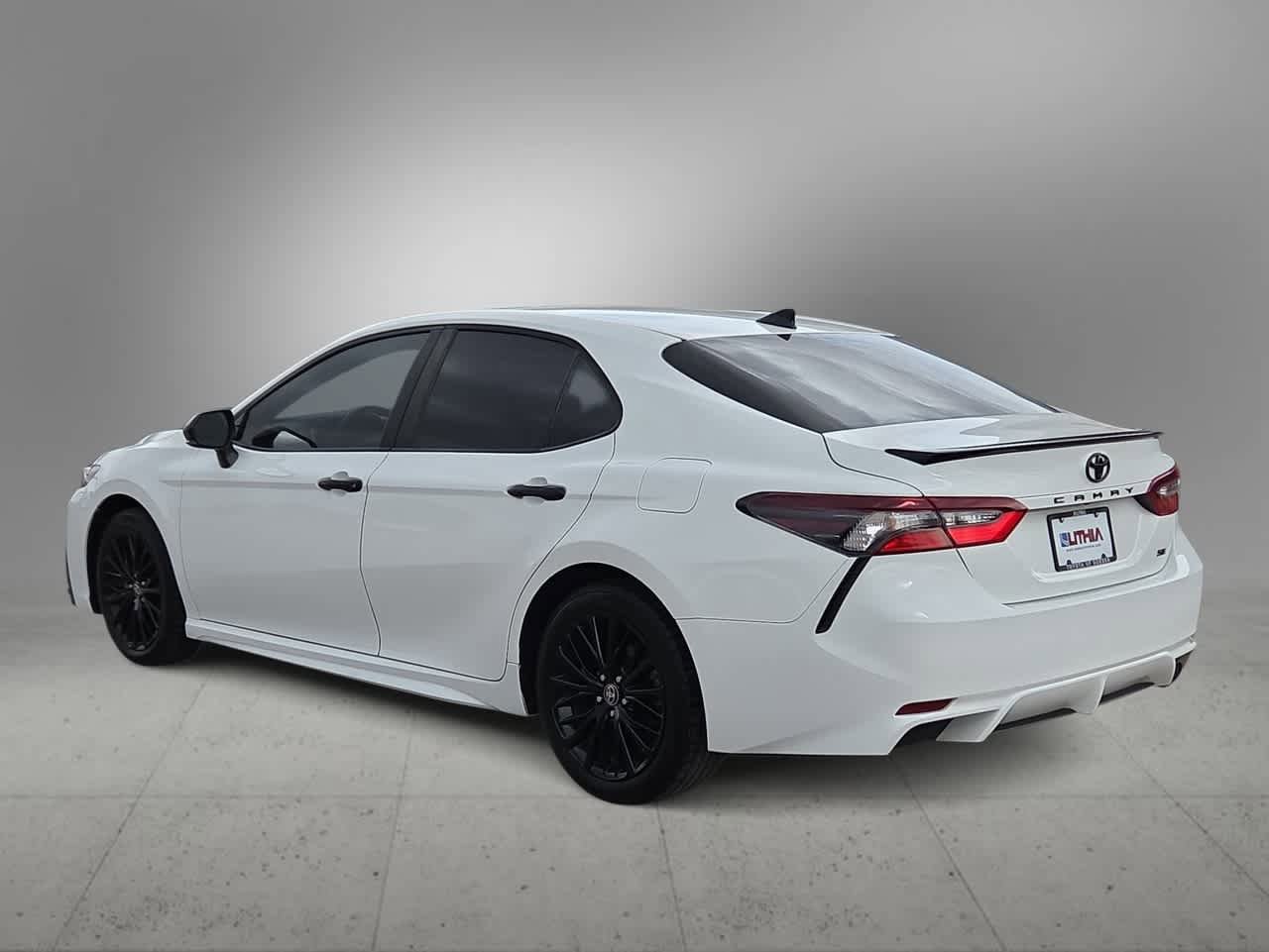 Certified 2022 Toyota Camry SE FWD image 6