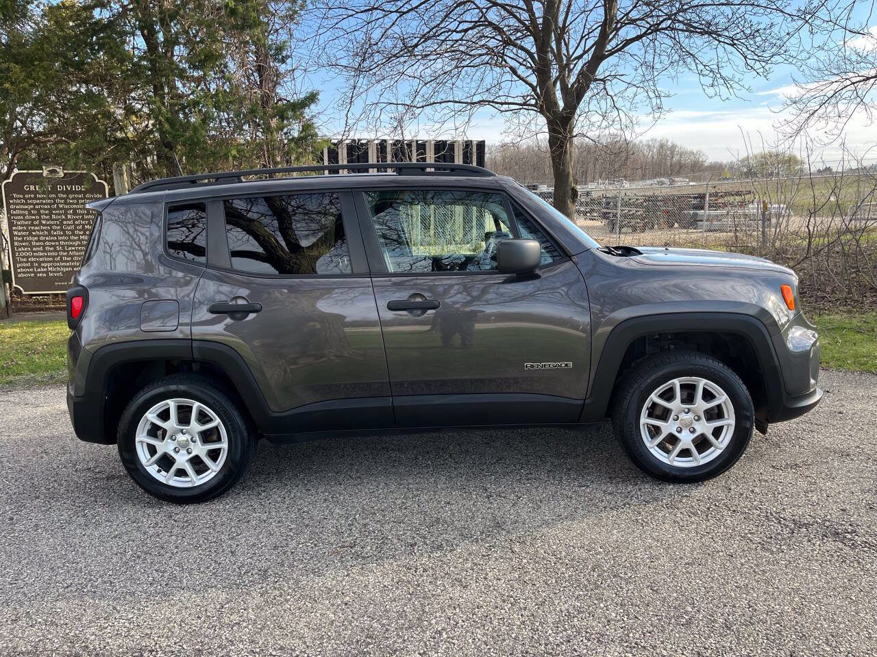 Used 2019 Jeep Renegade Sport w/ Sport Appearance Group AWD/4WD image 6