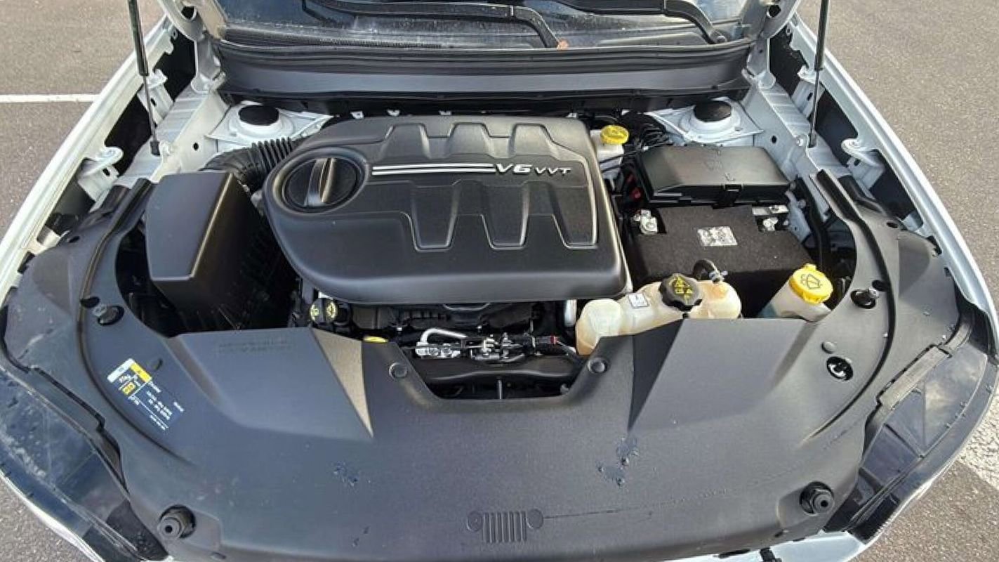 Used 2020 Jeep Cherokee Limited image 24