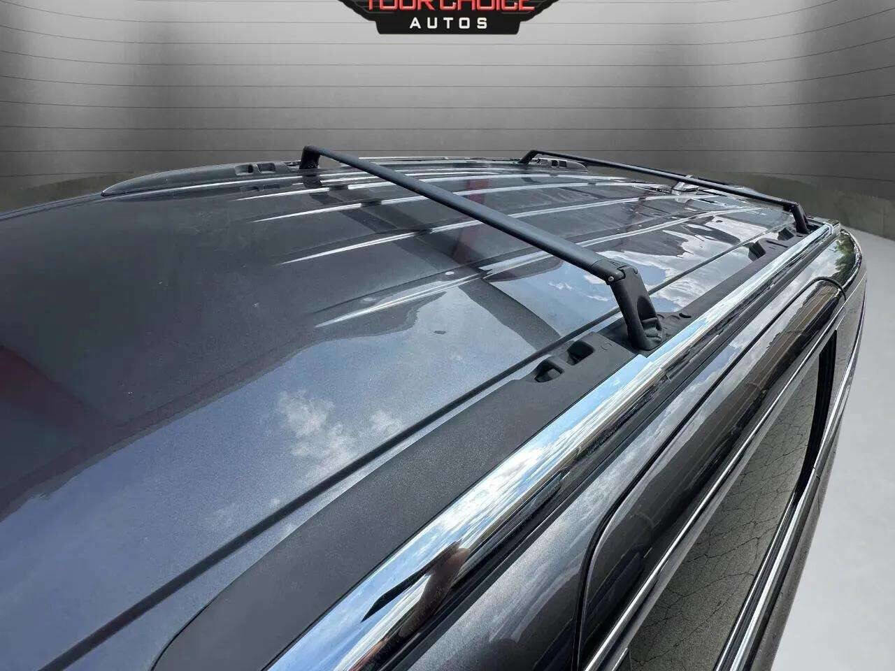 Used 2018 Chrysler Pacifica Touring-L image 28