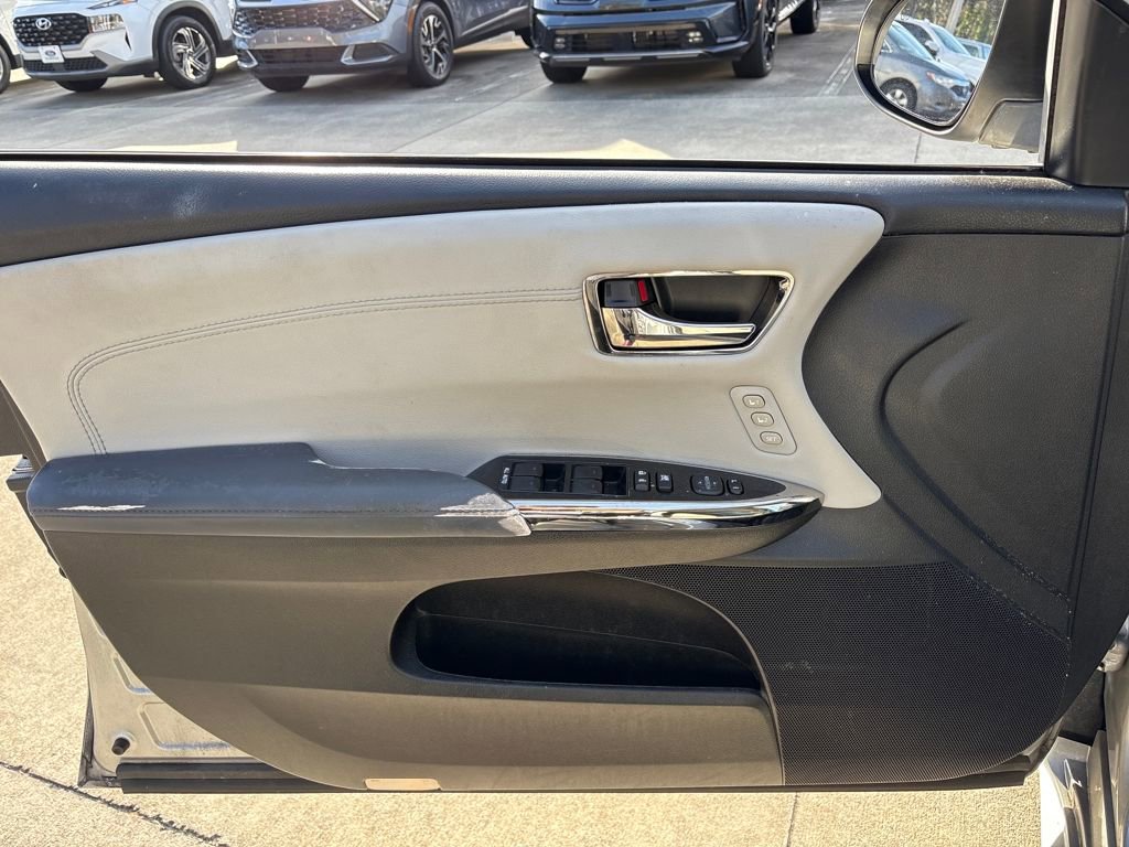 Used 2015 Toyota Avalon XLE Touring image 16