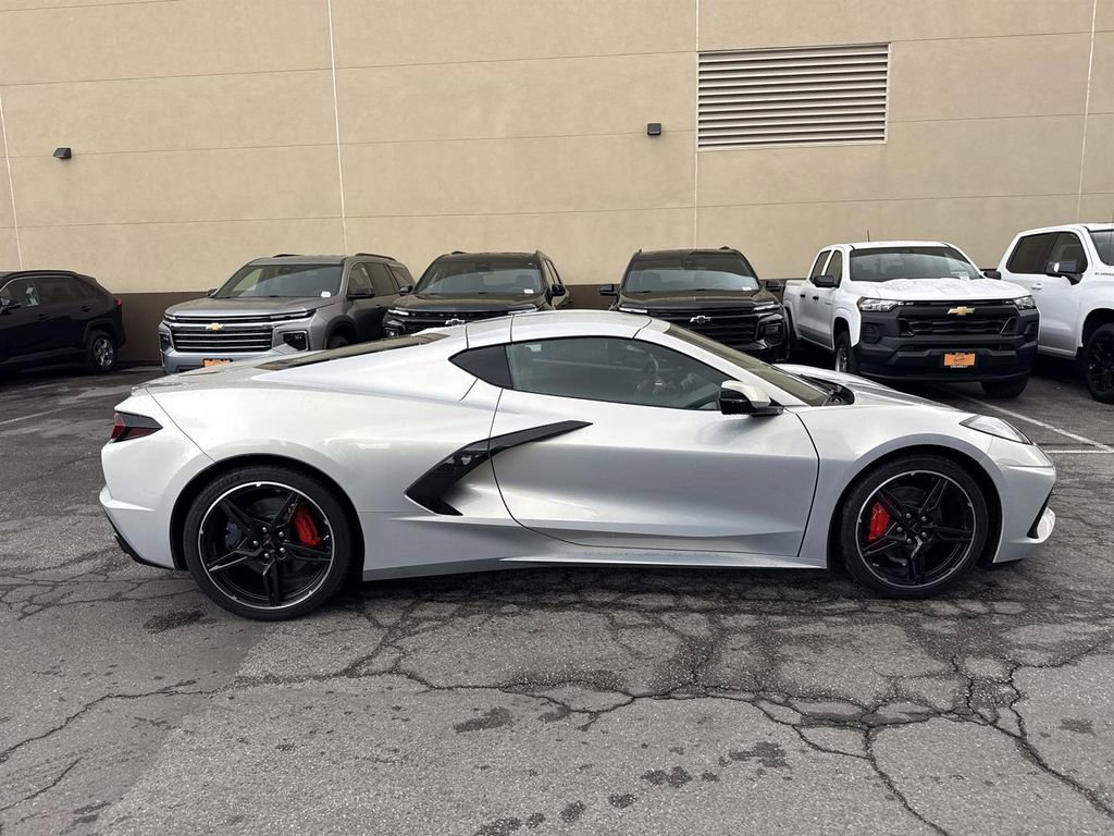 Used 2024 Chevrolet Corvette Stingray Preferred Cpe w/ Stealth Interior Trim Package image 2