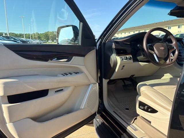 Used 2016 Cadillac Escalade ESV Premium AWD/4WD image 9