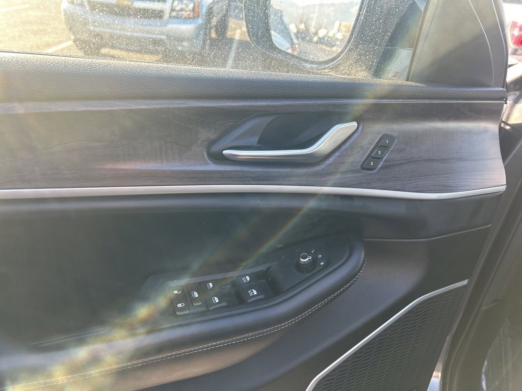 Used 2022 Jeep Grand Cherokee L Limited image 21