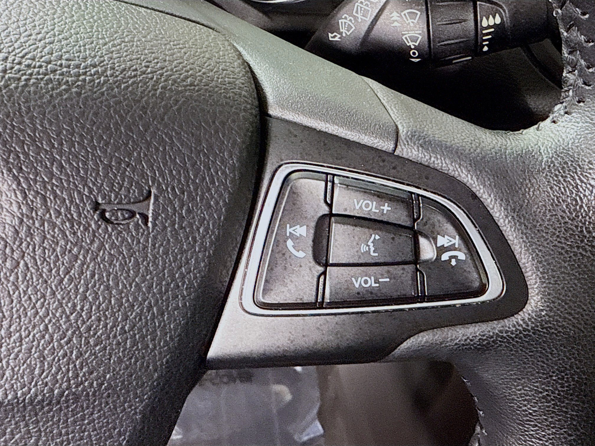 Used 2019 Ford Escape SEL image 15