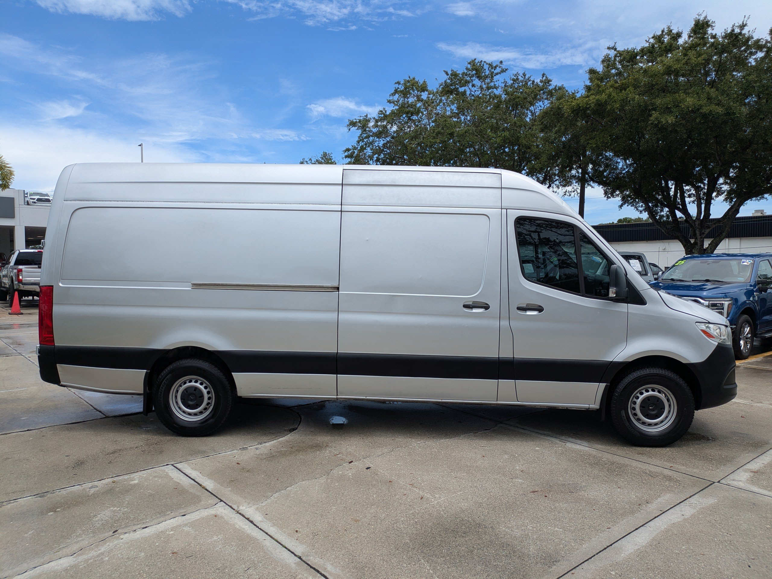 Used 2019 Mercedes-Benz Sprinter 170 image 3