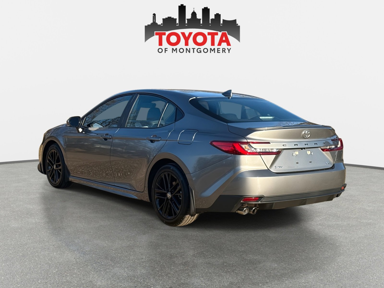 Used 2025 Toyota Camry SE image 5