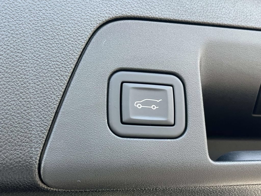 Used 2024 Buick Envision Preferred AWD/4WD image 12