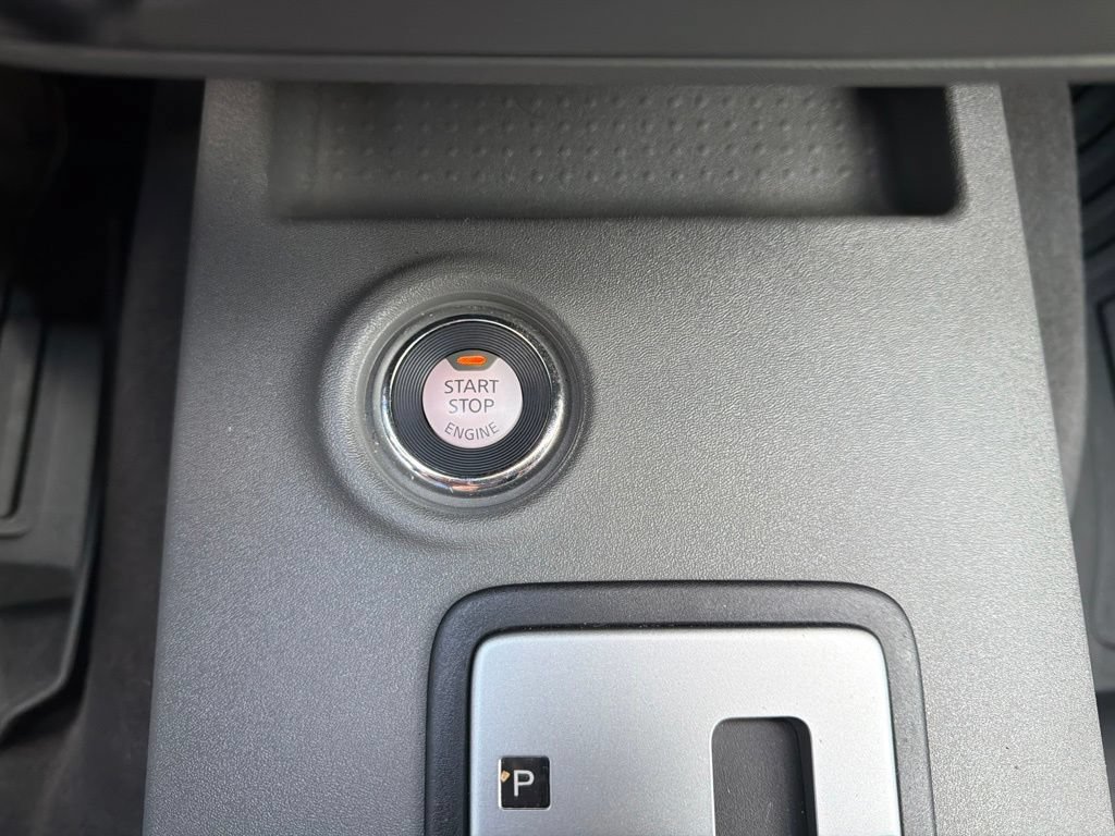 Used 2021 Nissan Frontier SV w/ Midnight Edition Floor Mats AWD/4WD image 25