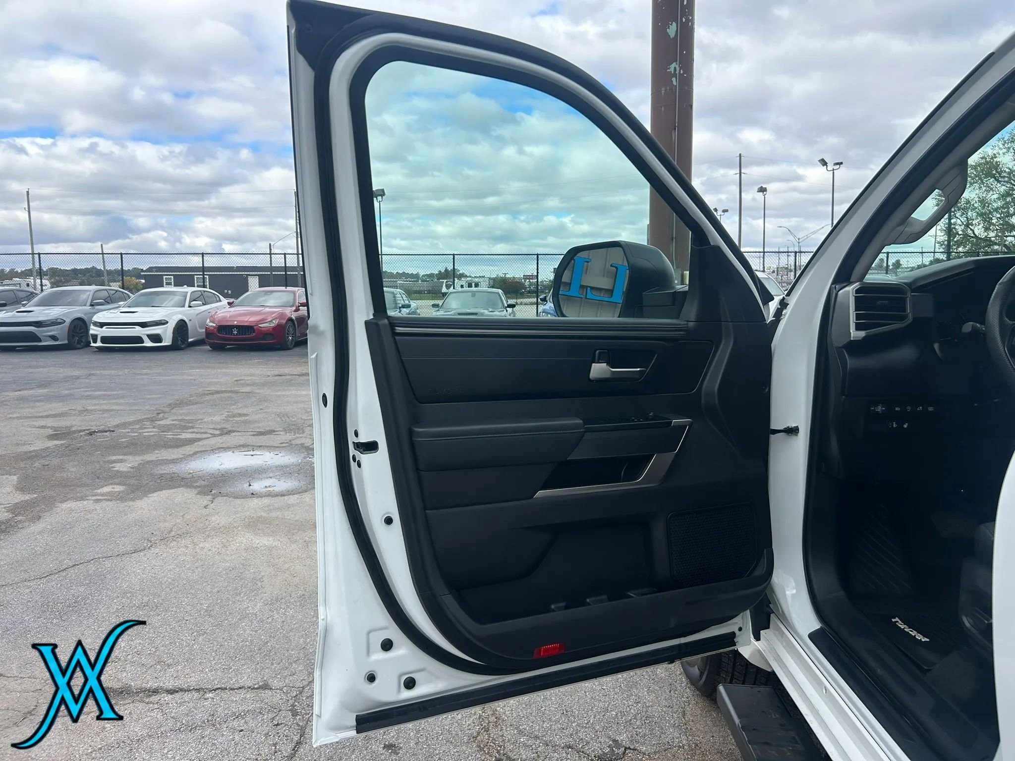 Used 2024 Toyota Tundra SR5 w/ SR5 Premium Package AWD/4WD image 10