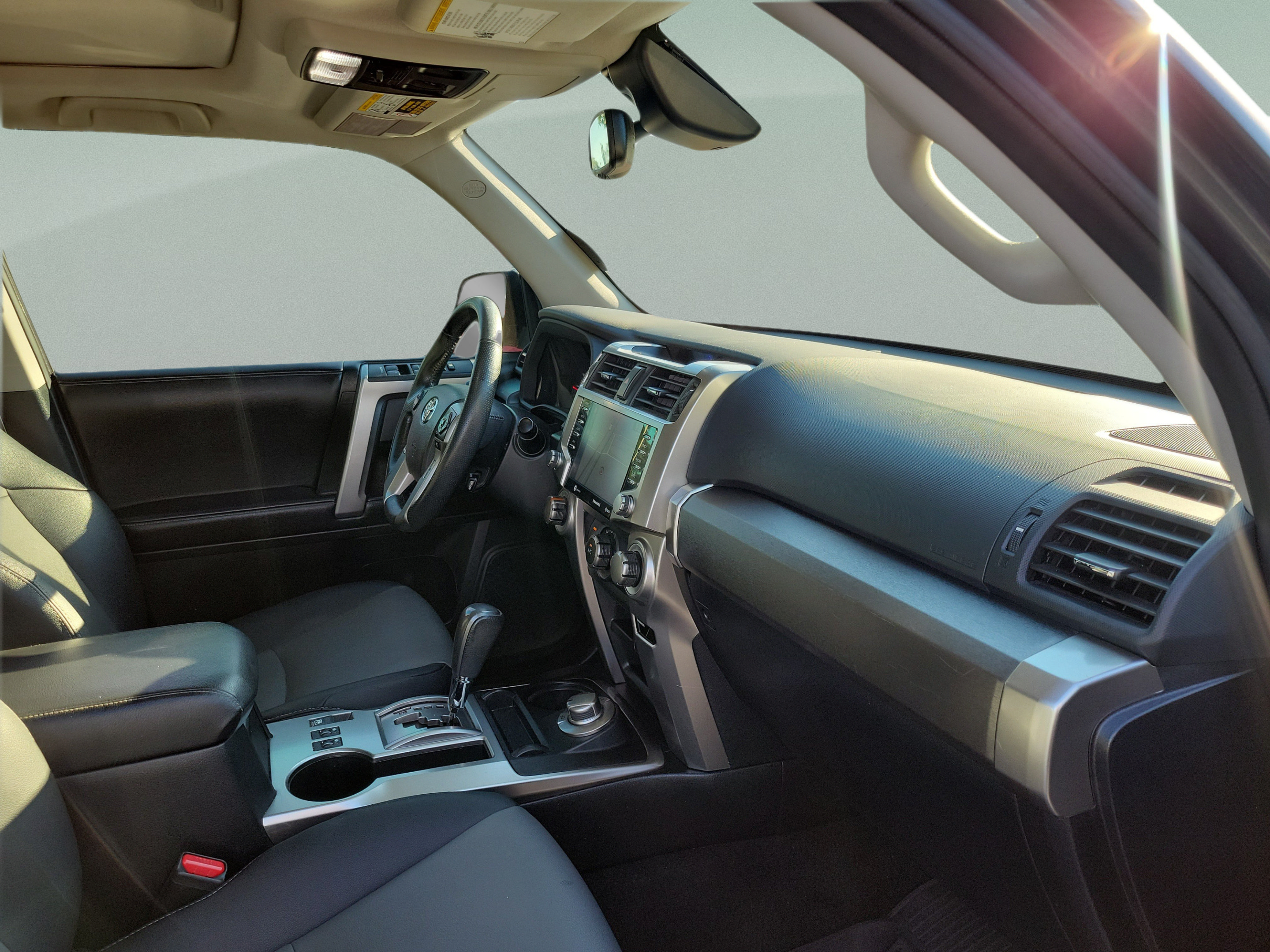 Used 2021 Toyota 4Runner SR5 Premium w/ Moonroof Package AWD/4WD image 23