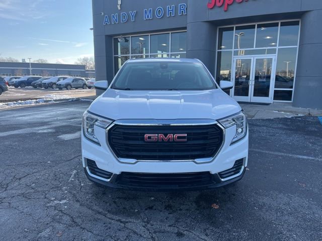 Used 2024 GMC Terrain SLE image 12
