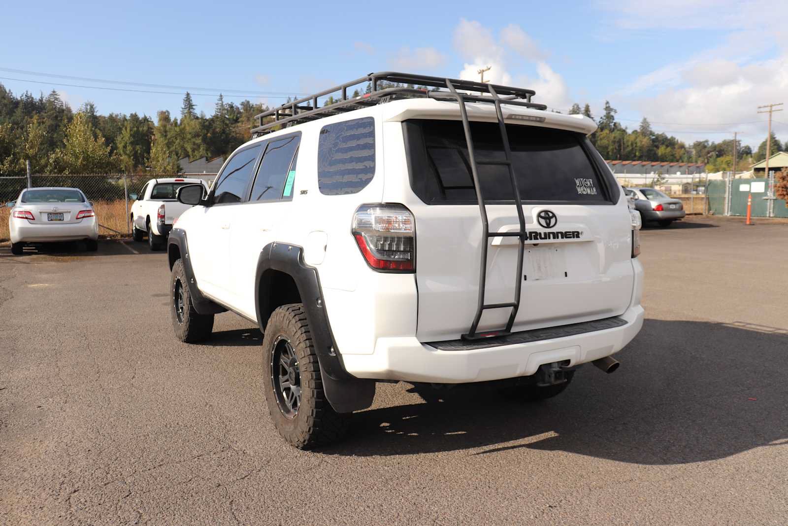 Used 2016 Toyota 4Runner SR5 Premium AWD/4WD image 7