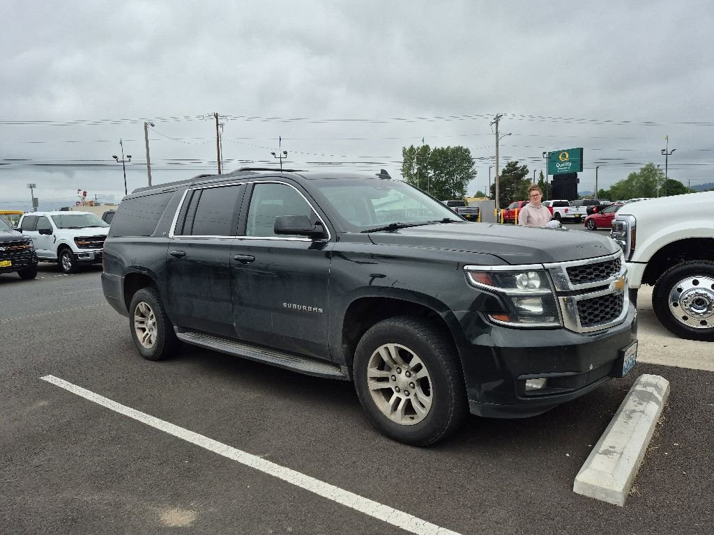 Used 2016 Chevrolet Suburban LT w/ Luxury Package AWD/4WD image 1