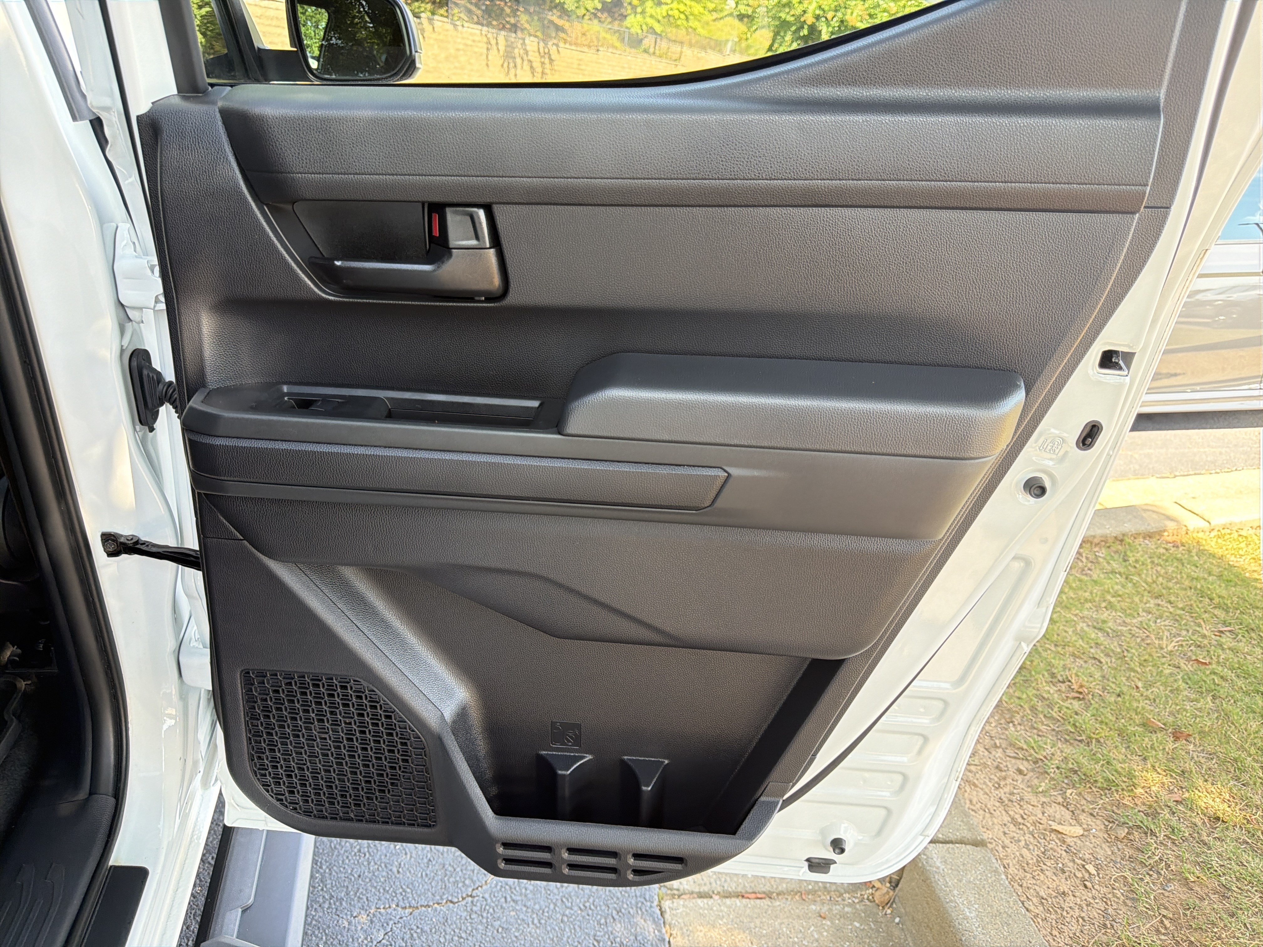 Used 2025 Toyota Tacoma SR RWD image 16