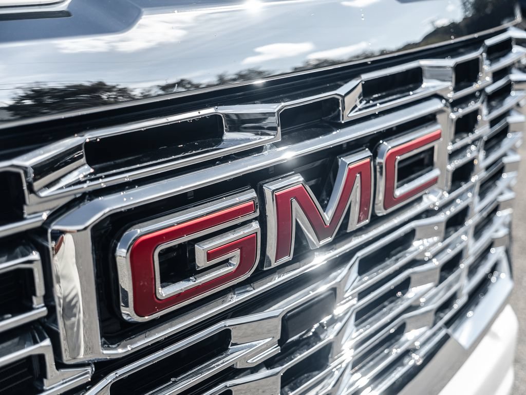 Used 2025 GMC Sierra 3500 Denali w/ Technology Package AWD/4WD image 10