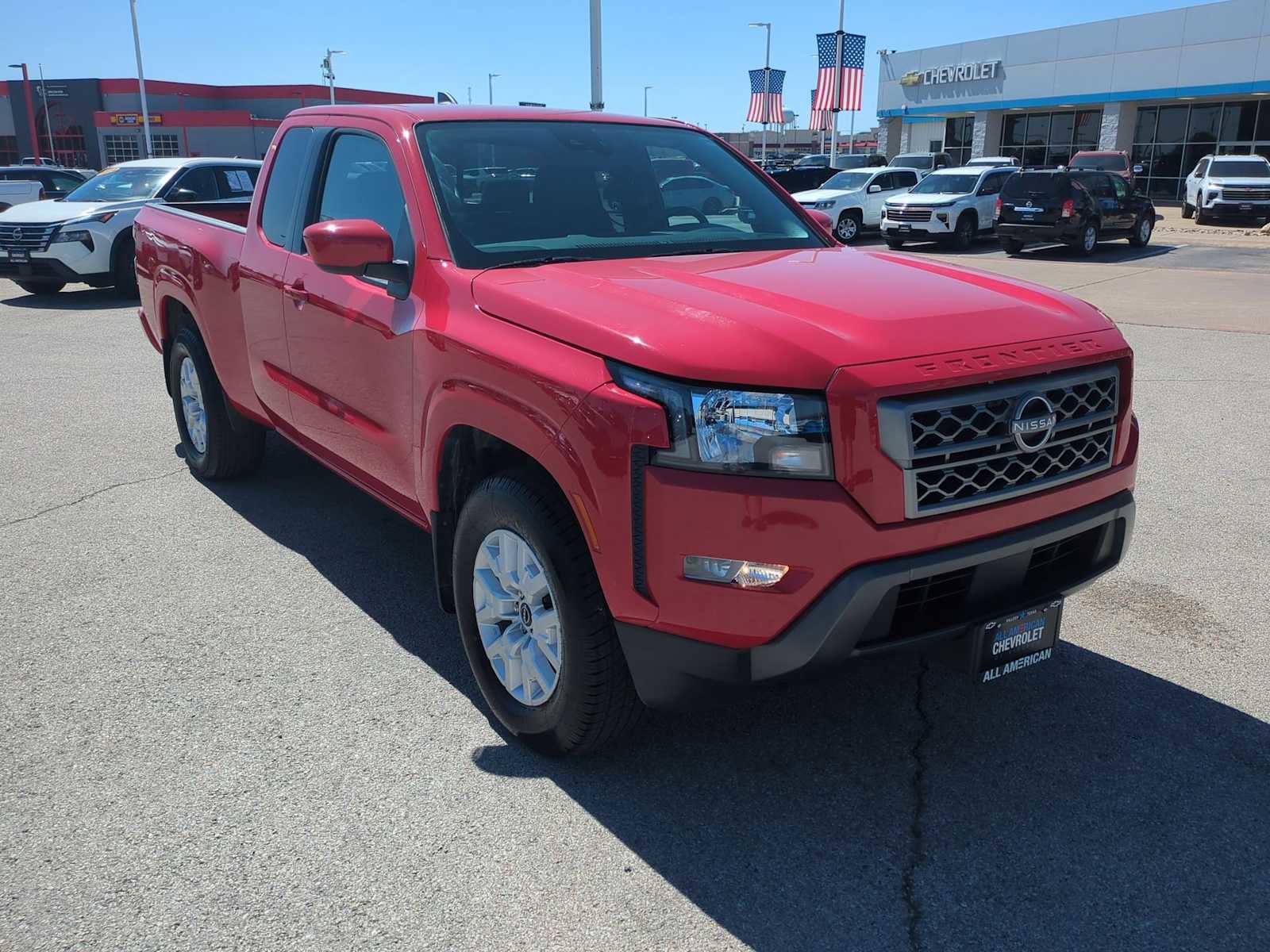 Used 2022 Nissan Frontier SV image 2