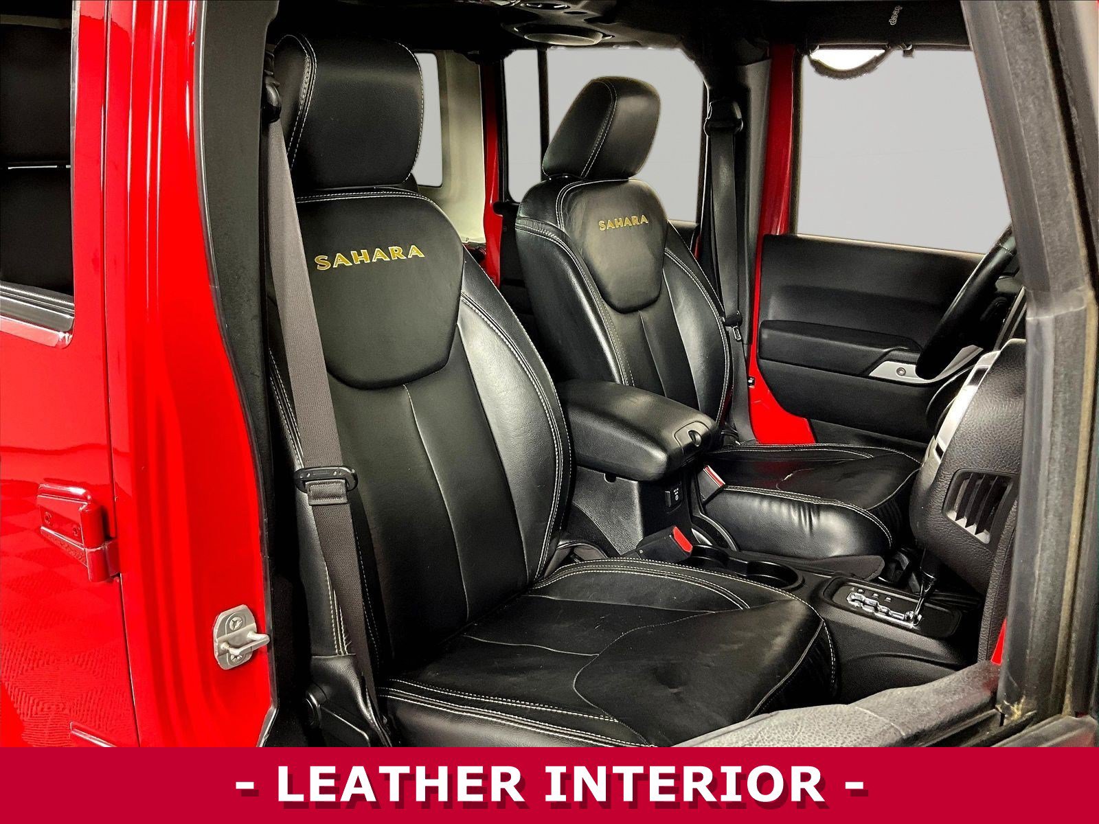 Used 2014 Jeep Wrangler Unlimited Sahara w/ Connectivity Group AWD/4WD image 27