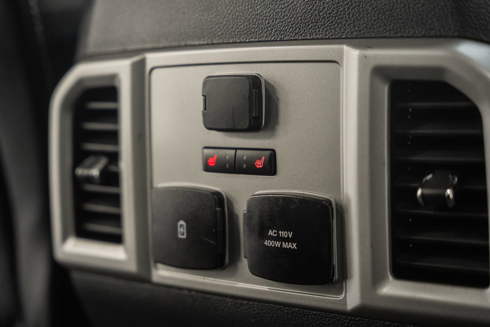 Used 2022 Ford F250 Lariat w/ Black Appearance Pkg image 44