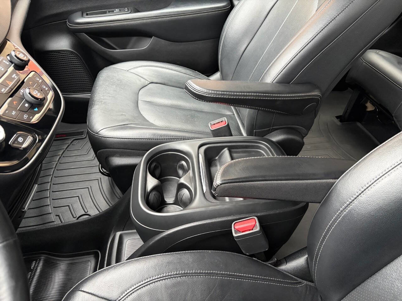 Used 2019 Chrysler Pacifica Touring-L w/ Advanced Safetytec Group FWD image 39