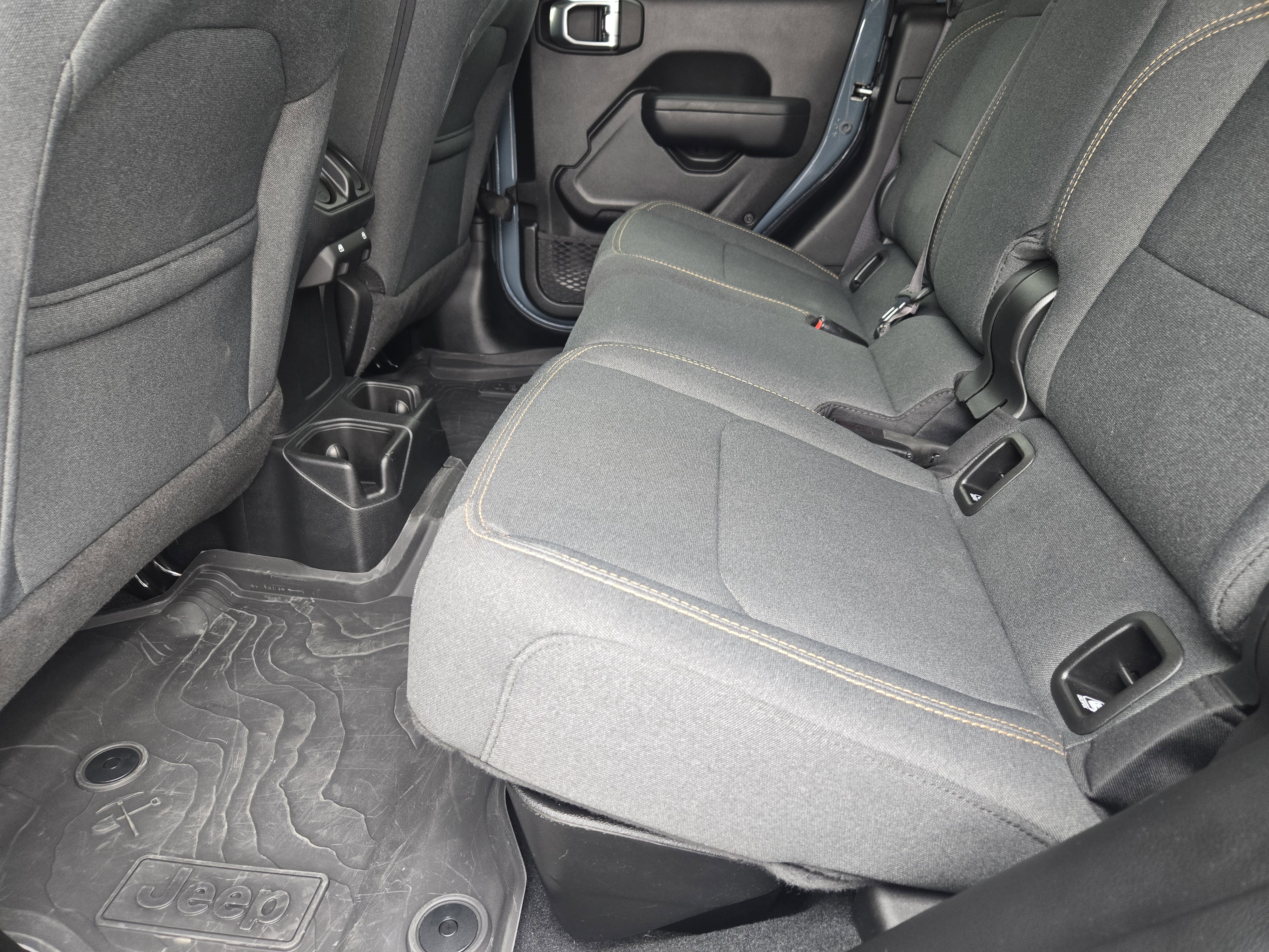 Used 2024 Jeep Gladiator Sport image 32