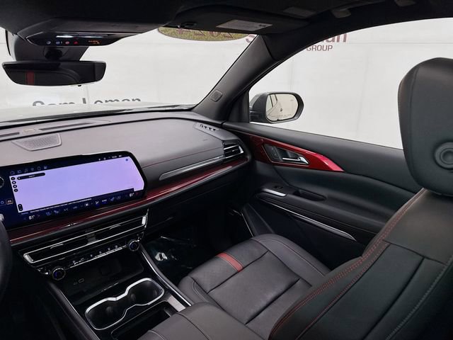 Used 2024 Chevrolet Traverse RS image 28